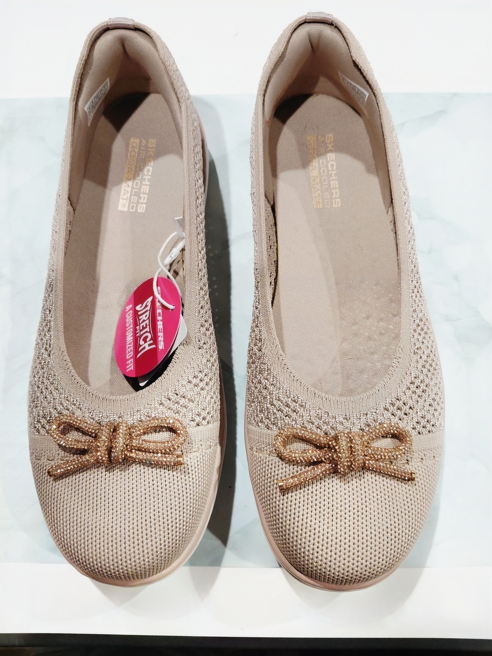 Skechers Women's Light Beige Knit Slip-On Flats with Metallic Bow New With Tags